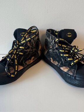 Converse Chuck Taylor All Star Hi-Top Toddler Sneaker Batman Themed Size 7C